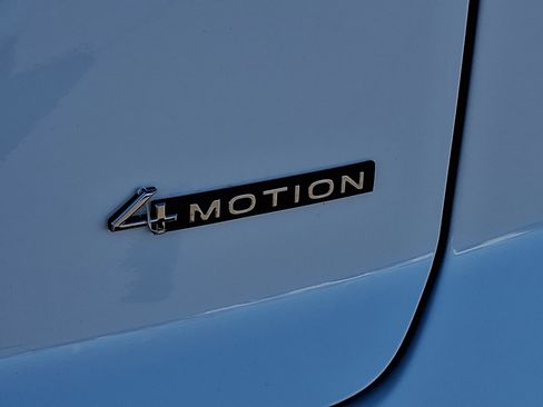 Used 2025 Volkswagen Atlas Cross Sport SE image 31