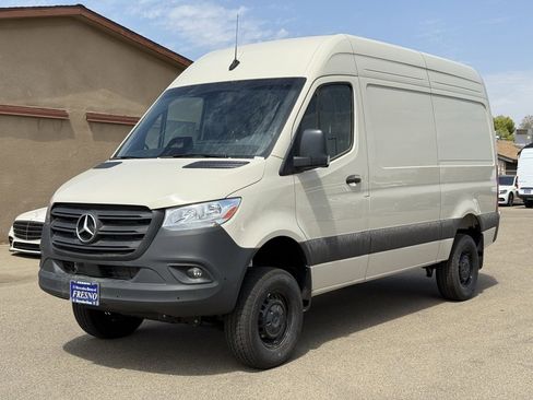 New 2025 Mercedes-Benz Sprinter 2500 image 4