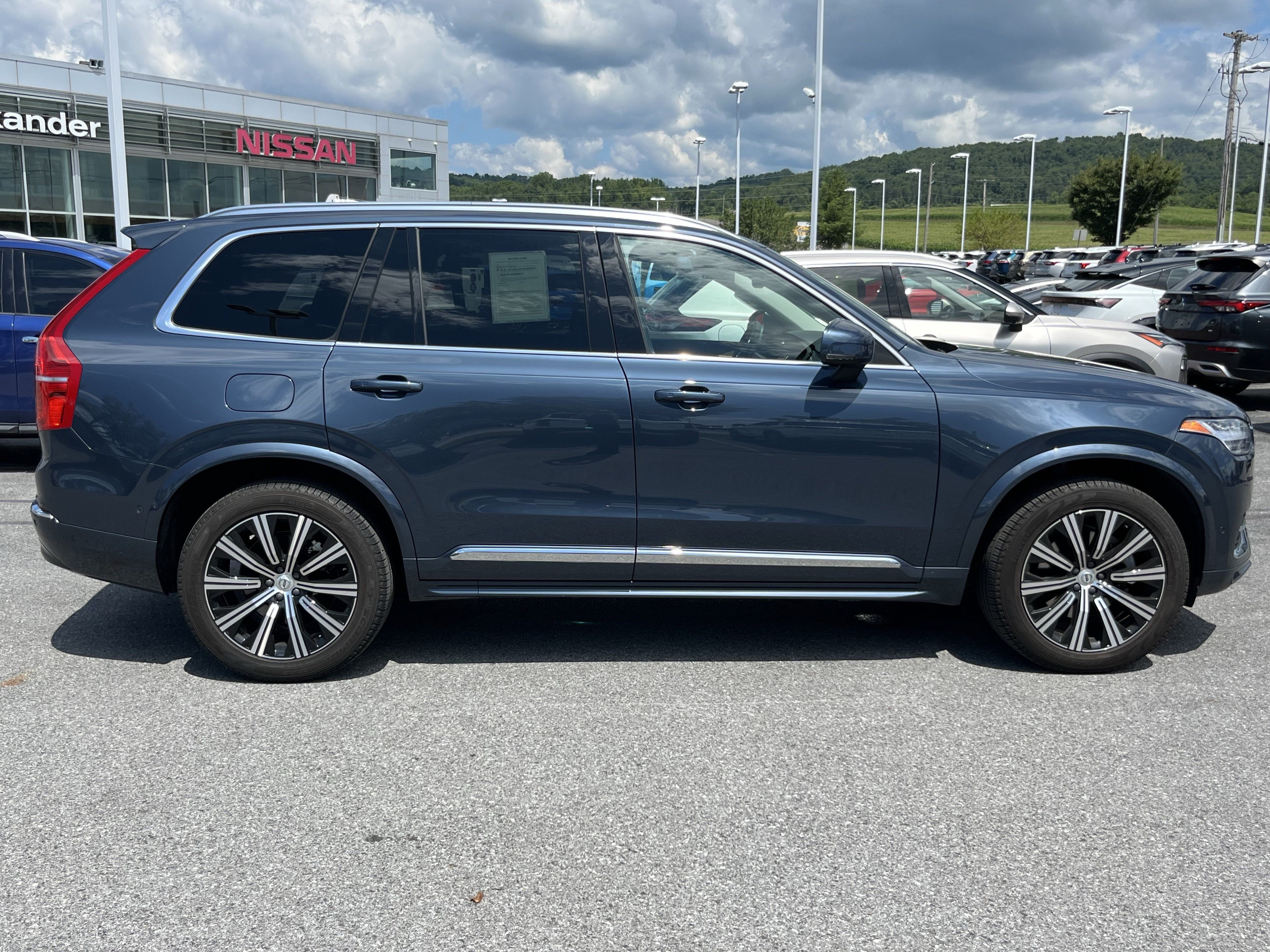 Used 2023 Volvo XC90 B6 Plus AWD/4WD image 2