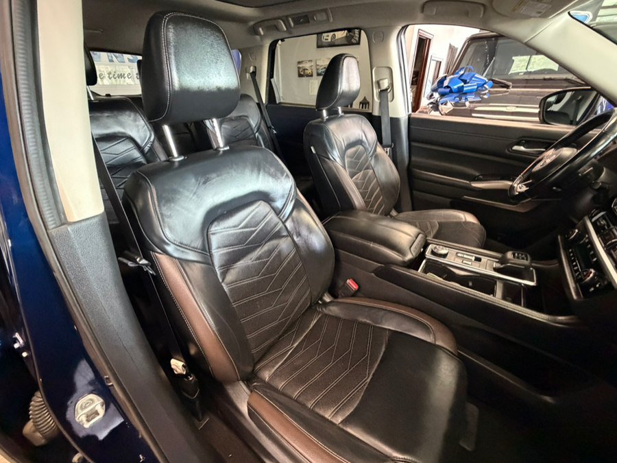 Used 2022 Nissan Pathfinder Platinum AWD/4WD image 44
