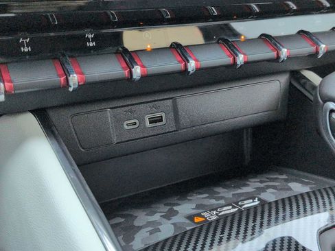 Used 2024 GMC Canyon AT4X AWD/4WD image 33