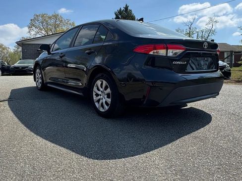 Used 2020 Toyota Corolla LE FWD image 7