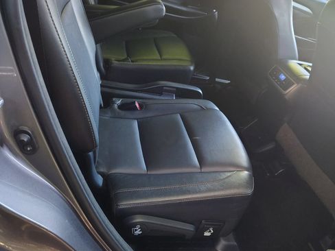 Used 2017 Toyota Highlander XLE AWD/4WD image 22