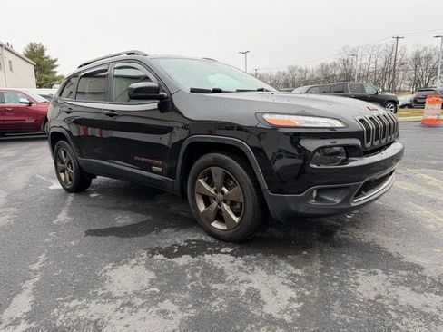 Used 2017 Jeep Cherokee 75th Anniversary image 9