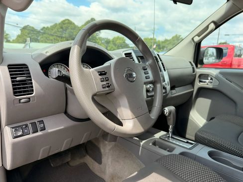 Used 2015 Nissan Frontier Desert Runner RWD image 14