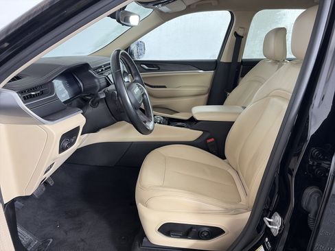 Used 2022 Jeep Grand Cherokee L Limited image 16