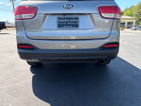 Used 2018 Kia Sorento L FWD image 27