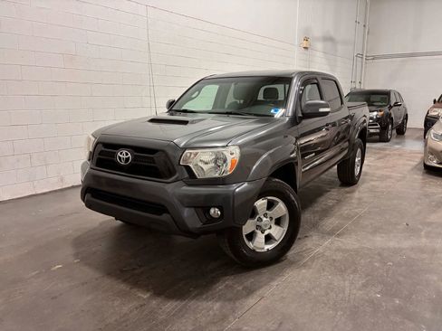 Used 2014 Toyota Tacoma 4x4 Double Cab w/ TRD Sport Package image 34