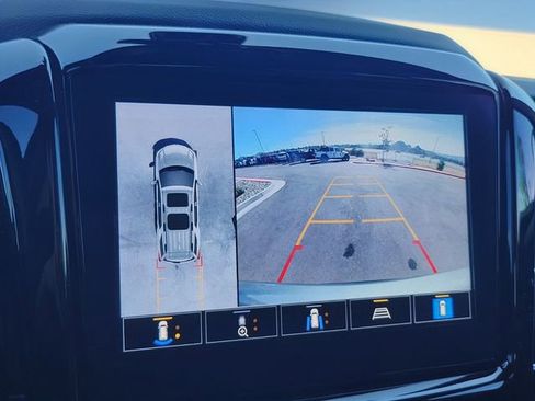 Certified 2023 Chevrolet Traverse RS image 20