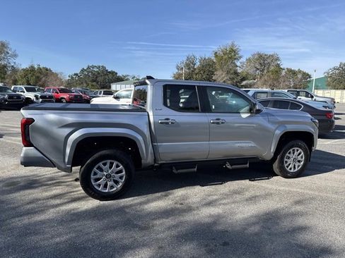 Used 2025 Toyota Tacoma SR5 image 2
