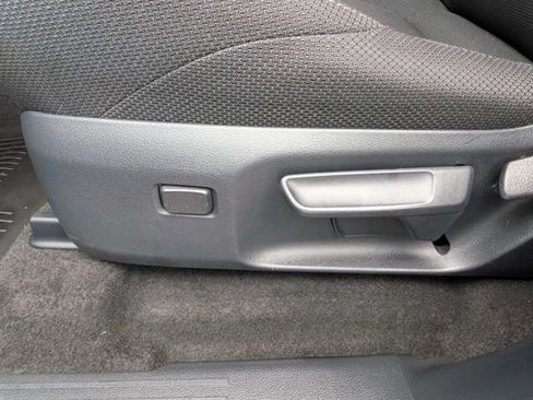 Used 2025 Toyota 4Runner SR5 AWD/4WD image 21