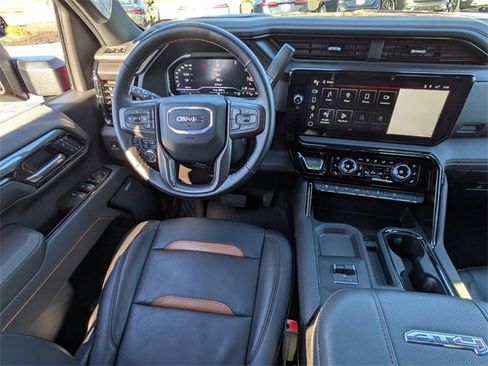 Used 2025 GMC Sierra 2500 AT4 w/ AT4 Premium Plus Package image 18