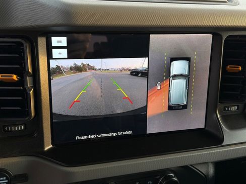 Used 2022 Ford Bronco Badlands image 15