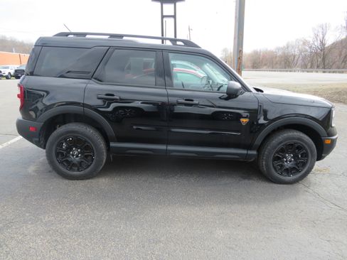 Used 2025 Ford Bronco Sport Badlands image 7