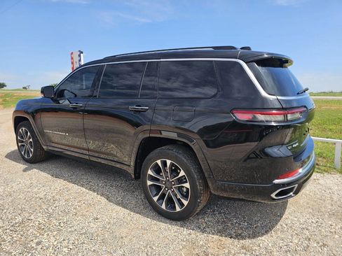 Used 2021 Jeep Grand Cherokee L Overland w/ Luxury Tech Group IV AWD/4WD image 3