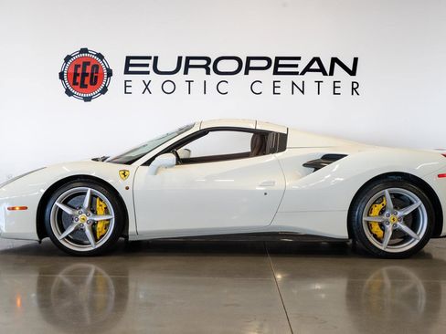 Used 2018 Ferrari 488 Spider image 20
