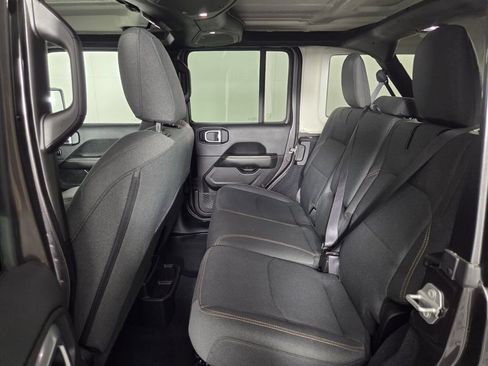Used 2025 Jeep Wrangler Unlimited Sahara AWD/4WD image 24