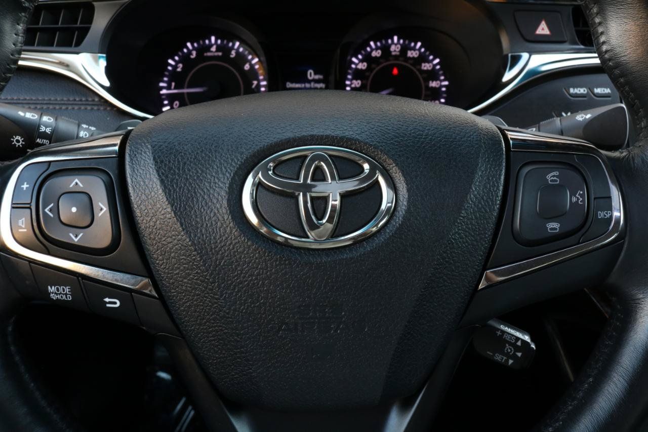 Used 2013 Toyota Avalon Limited FWD image 22