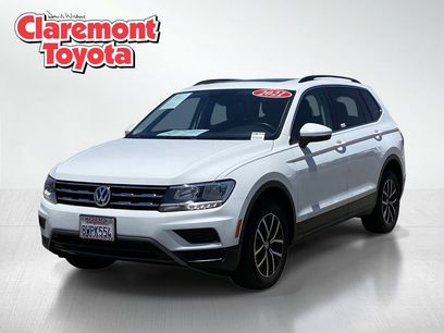 Used 2021 Volkswagen Tiguan SE w/ Panoramic Sunroof Package