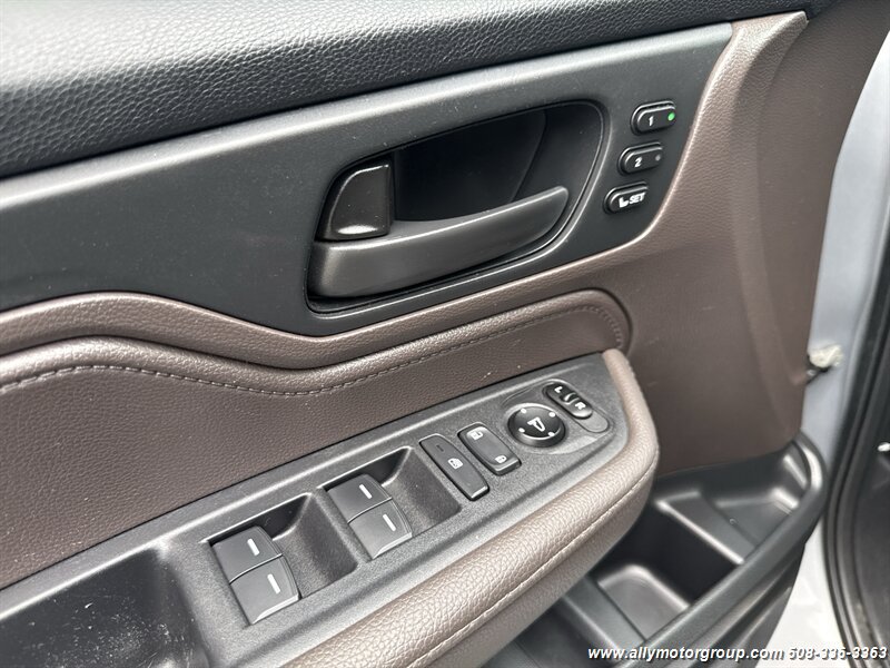 Used 2019 Honda Odyssey EX-L image 19
