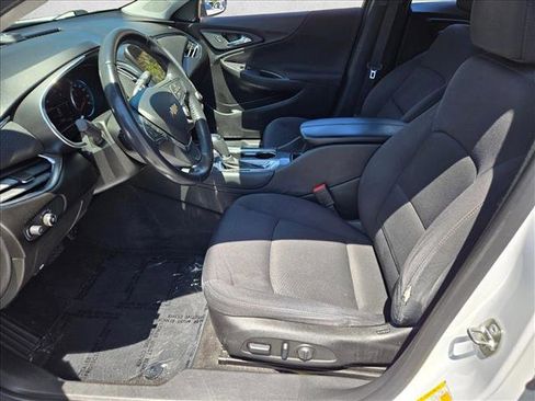 Used 2018 Chevrolet Malibu LT FWD image 15