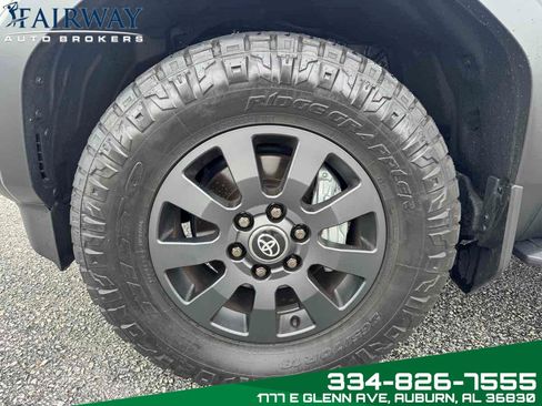 Used 2025 Toyota Land Cruiser image 33