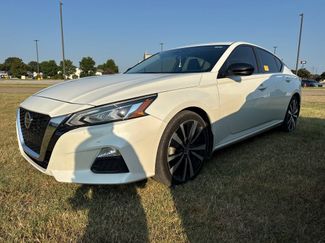 Used 2020 Nissan Altima 2.5 SR w/ Premium Package FWD video 1