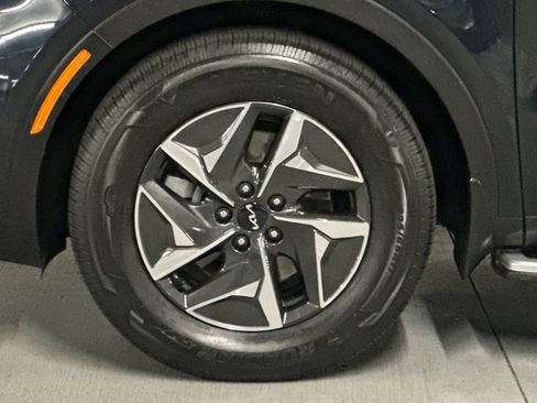 Certified 2023 Kia Sorento EX FWD image 37