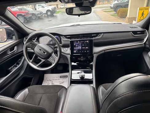 Certified 2023 Jeep Grand Cherokee L Laredo AWD/4WD image 10