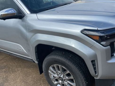 Used 2025 Toyota Tacoma Limited image 14