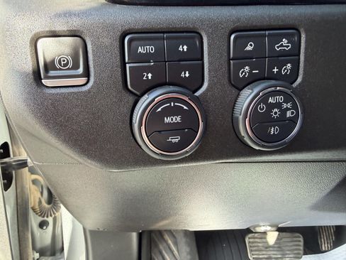 Used 2023 Chevrolet Silverado 1500 LTZ AWD/4WD image 19