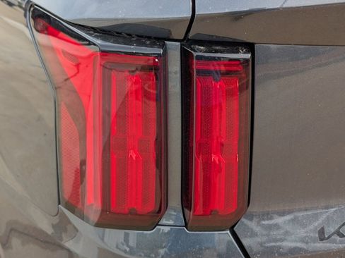 Used 2023 Kia Sorento SX FWD image 26