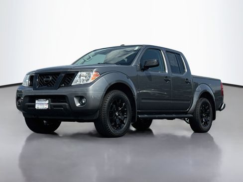 Used 2018 Nissan Frontier SV w/ Value Truck Package AWD/4WD image 3
