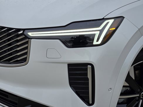 New 2026 Volvo XC90 B6 Ultra image 10