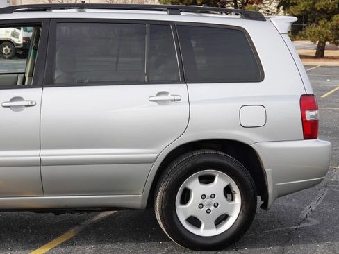 Used 2005 Toyota Highlander Limited AWD/4WD image 14