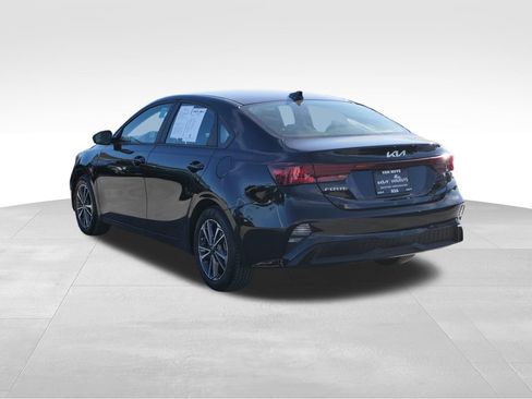 Used 2022 Kia Forte LXS image 6