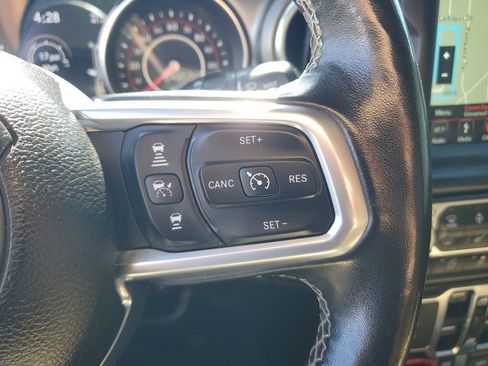 Used 2019 Jeep Wrangler Unlimited Rubicon AWD/4WD image 22