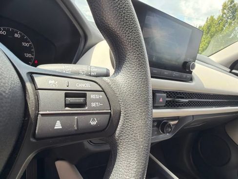 Used 2025 Honda HR-V LX image 20