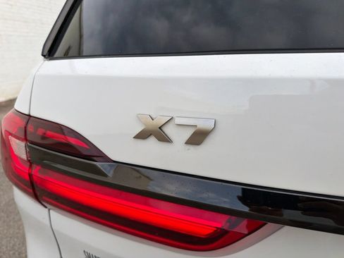 Used 2022 BMW X7 M50i AWD/4WD image 18