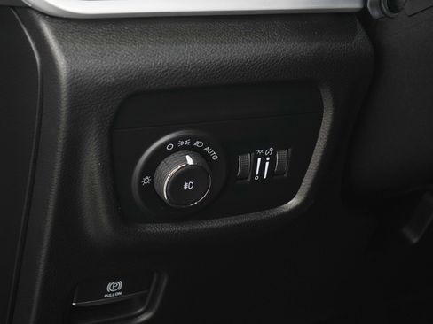 Used 2024 Jeep Grand Cherokee Limited AWD/4WD image 27