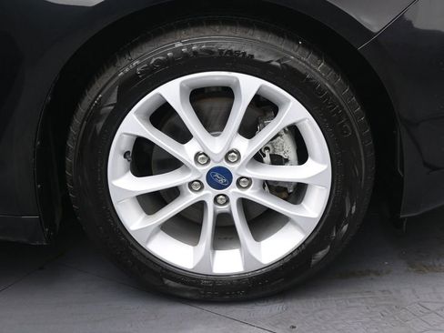 Used 2020 Ford Fusion SE FWD image 9