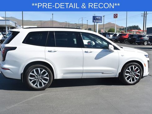 Used 2024 Cadillac XT6 Sport w/ LPO, Floor Liner Package AWD/4WD image 5