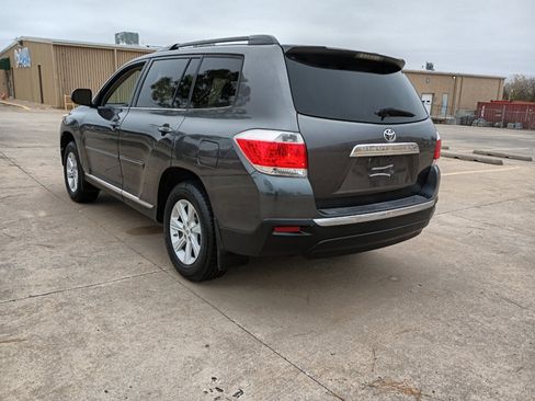 Used 2012 Toyota Highlander FWD image 6