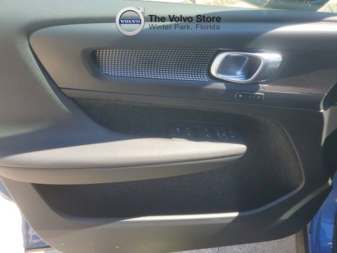 Used 2020 Volvo XC40 T5 R-Design AWD/4WD image 14