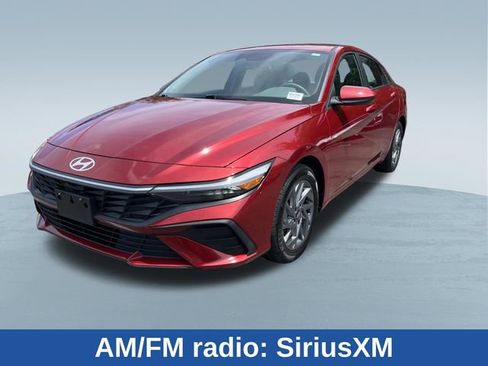 Used 2024 Hyundai Elantra SEL FWD image 9