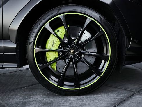 Used 2022 Lamborghini Urus AWD/4WD image 21