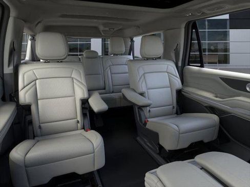 New 2026 Lincoln Navigator L Reserve w/ Jet Appearance Package image 11