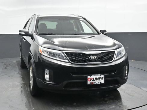 Used 2015 Kia Sorento LX image 5