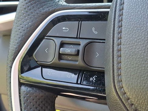 Used 2024 Toyota Tundra Platinum AWD/4WD image 18