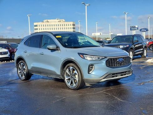 Certified 2023 Ford Escape Platinum image 2
